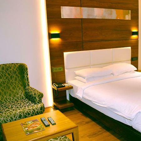 Hotel Rk Residency à Tiruppur Extérieur photo