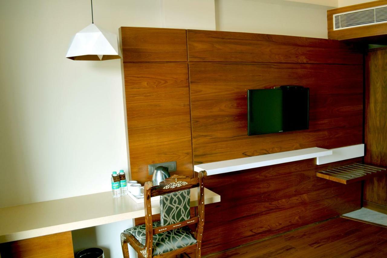 Hotel Rk Residency à Tiruppur Extérieur photo