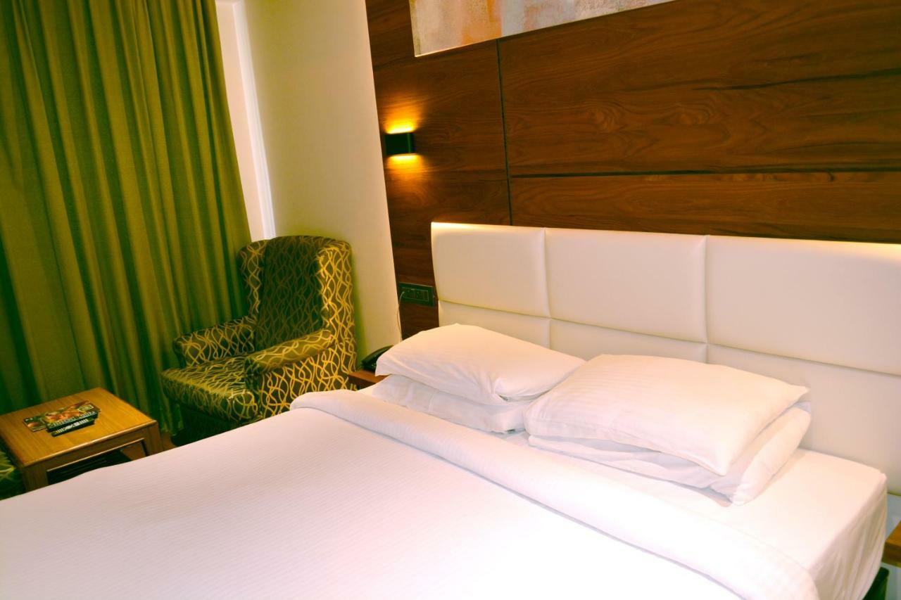 Hotel Rk Residency à Tiruppur Extérieur photo
