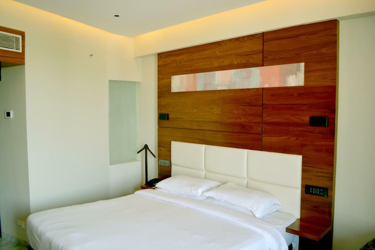 Hotel Rk Residency à Tiruppur Extérieur photo